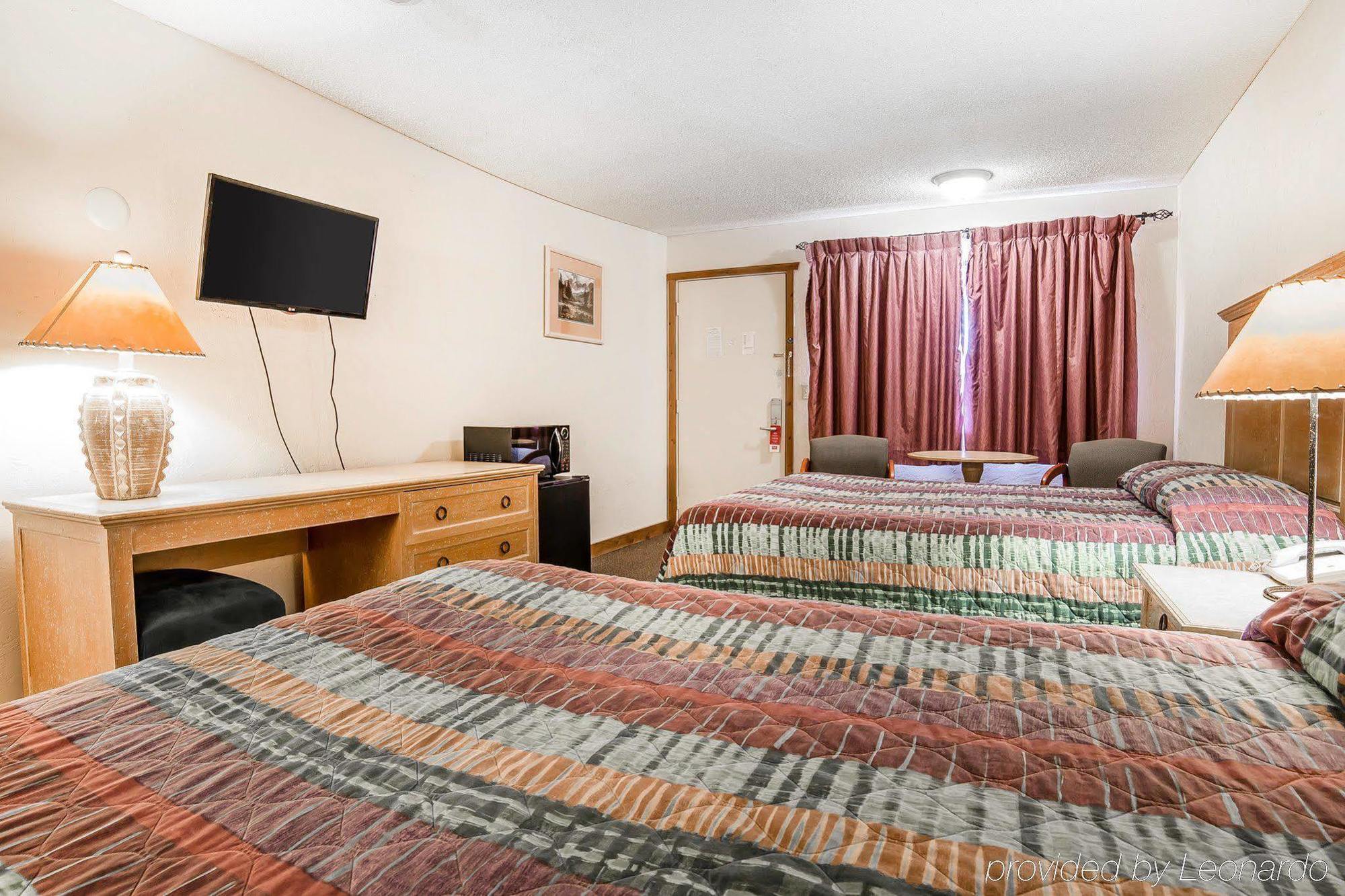 Econo Lodge Inn & Suites Kalispell - Glacier National Park Gateway Eksteriør billede