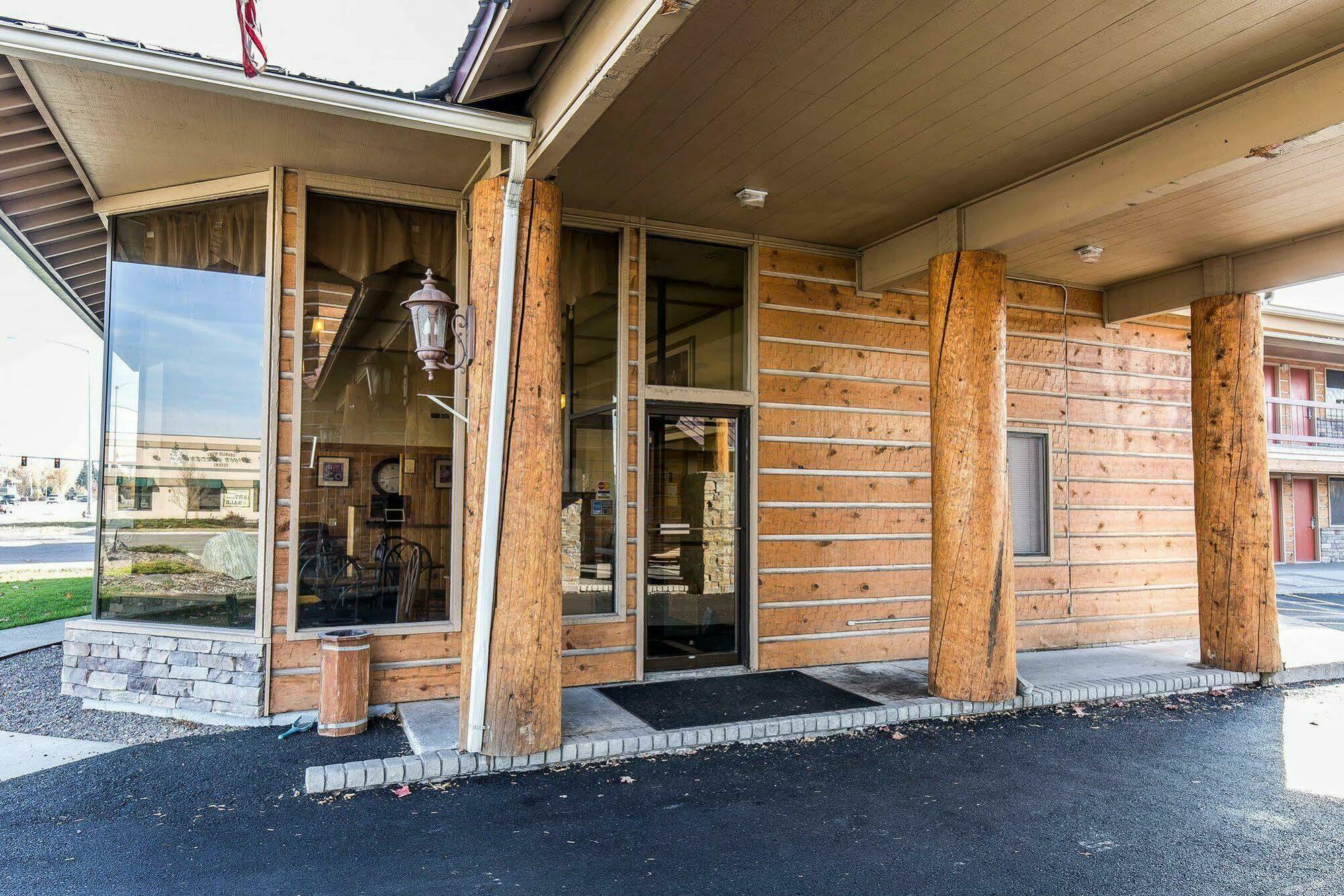Econo Lodge Inn & Suites Kalispell - Glacier National Park Gateway Eksteriør billede