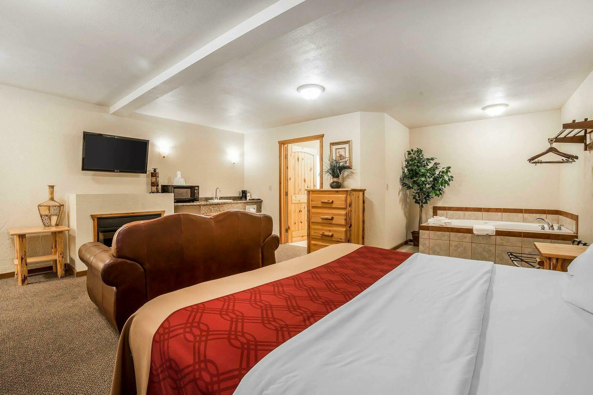 Econo Lodge Inn & Suites Kalispell - Glacier National Park Gateway Eksteriør billede